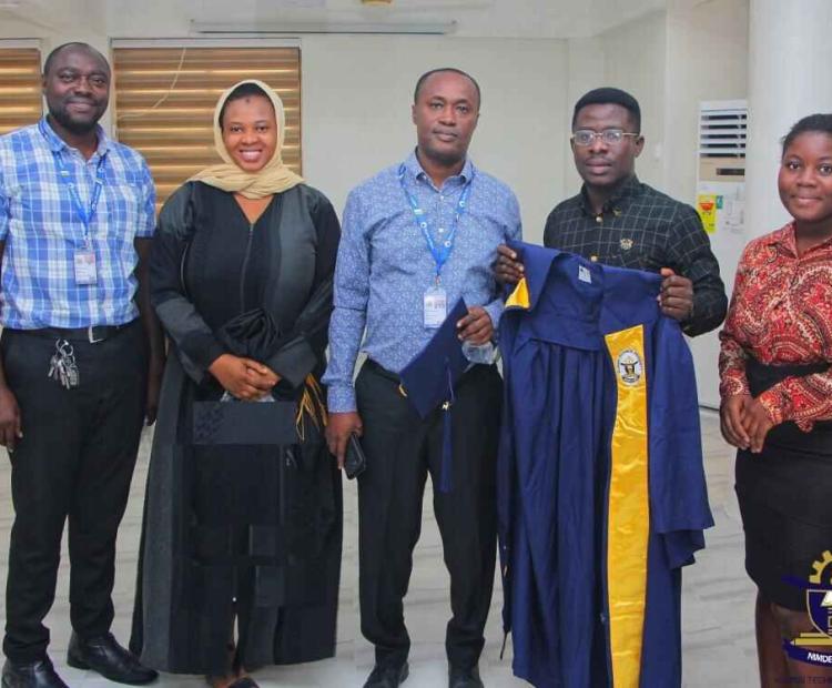 2022/2023 SRC GIFTS 1,000 GRADUATION GOWNS AND EMPOWERS INCOMING EXECUTIVES WITH E-LIBRARY PROJECT